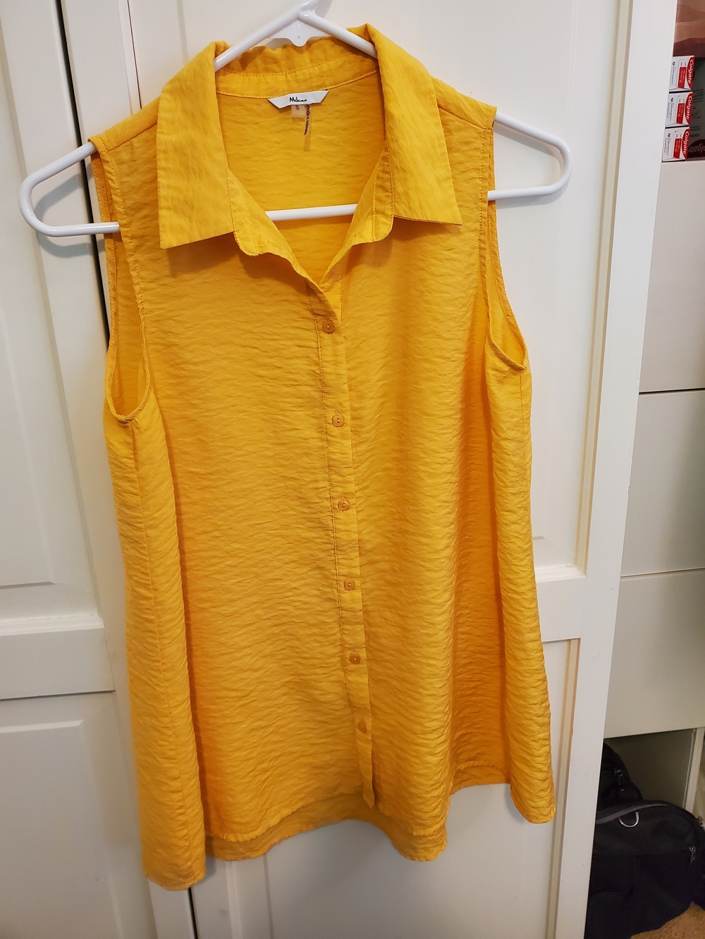 Milano Sleeveless Button-Front A-Line Shirt in Bright Yellow, S